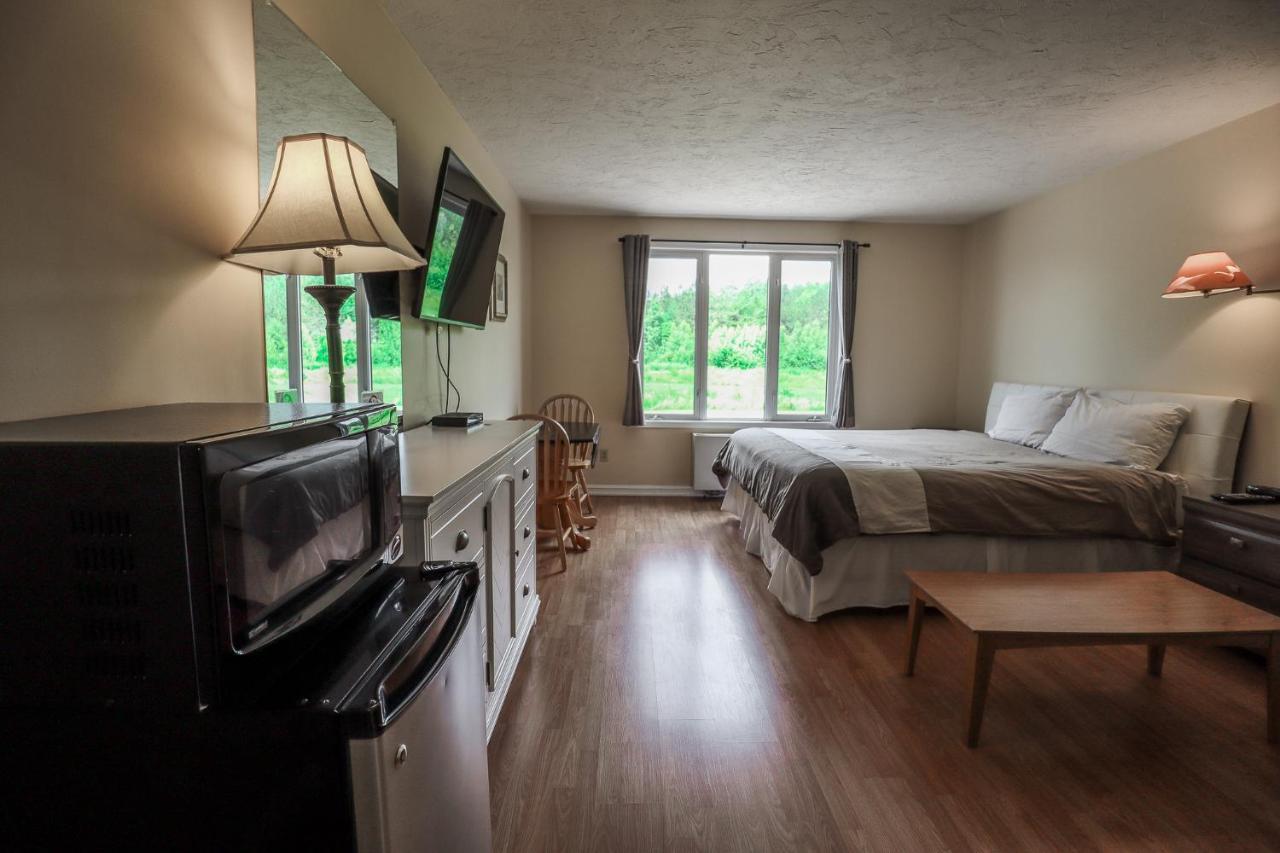 Atlantic Motel Berry Mills Extérieur photo
